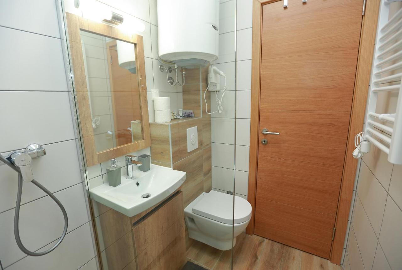 Apartman Kutak 亚霍里纳 外观 照片