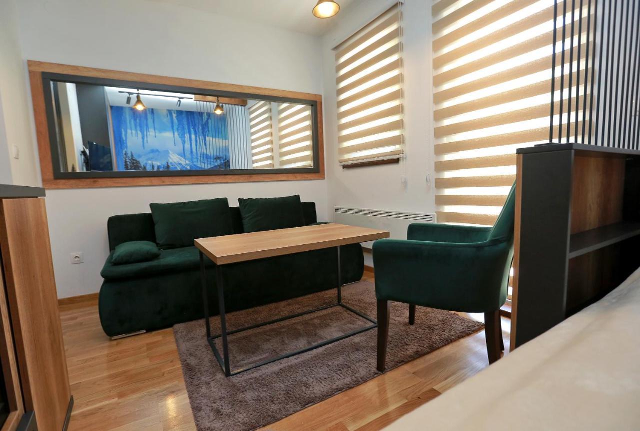 Apartman Kutak 亚霍里纳 外观 照片