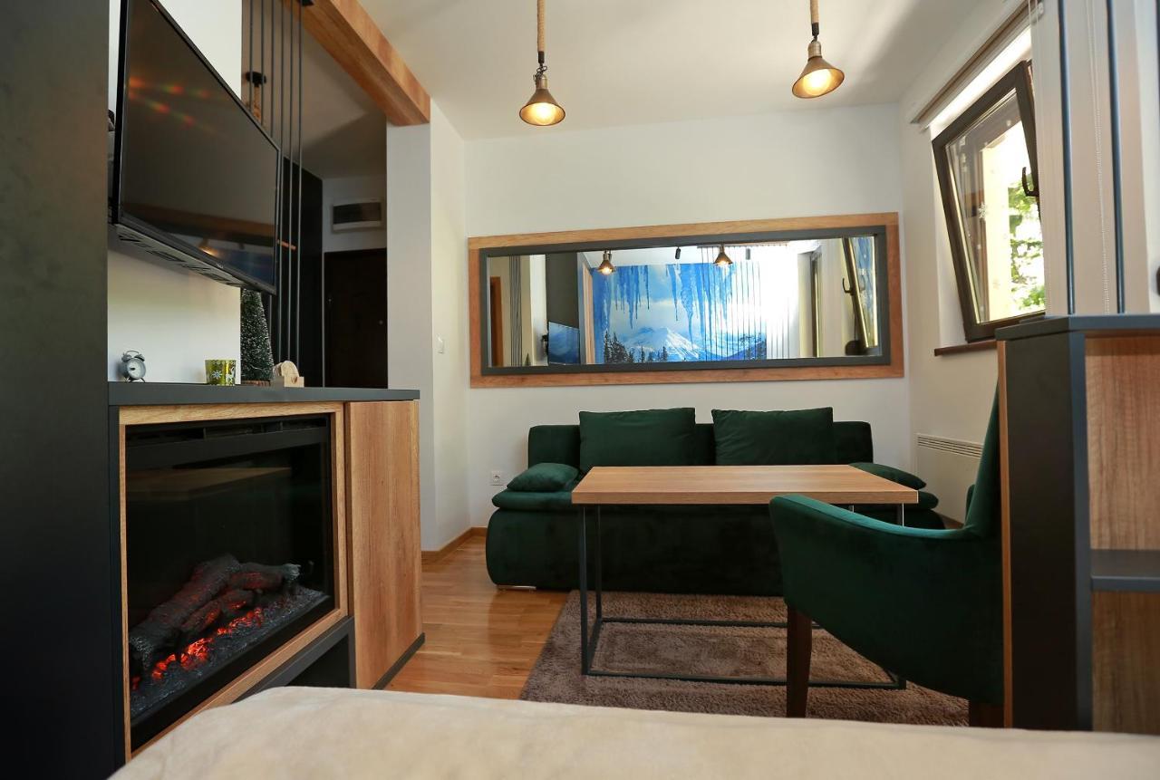 Apartman Kutak 亚霍里纳 外观 照片